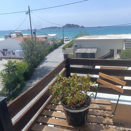 ארילס Ayerina First Floor Apartment מראה חיצוני תמונה