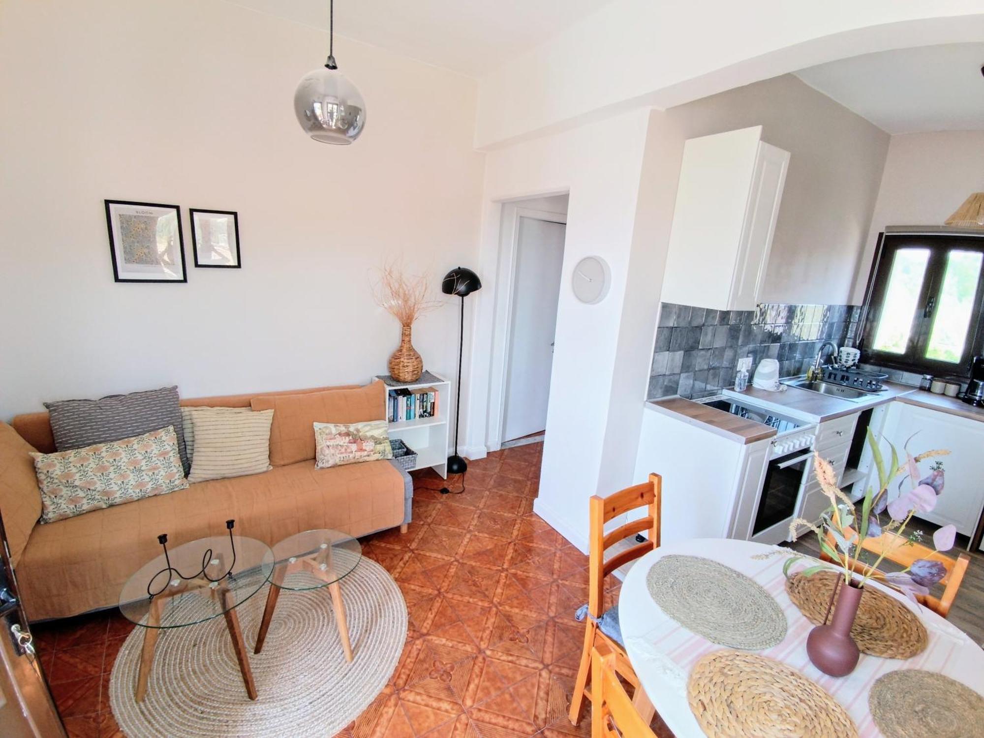 ארילס Ayerina First Floor Apartment מראה חיצוני תמונה
